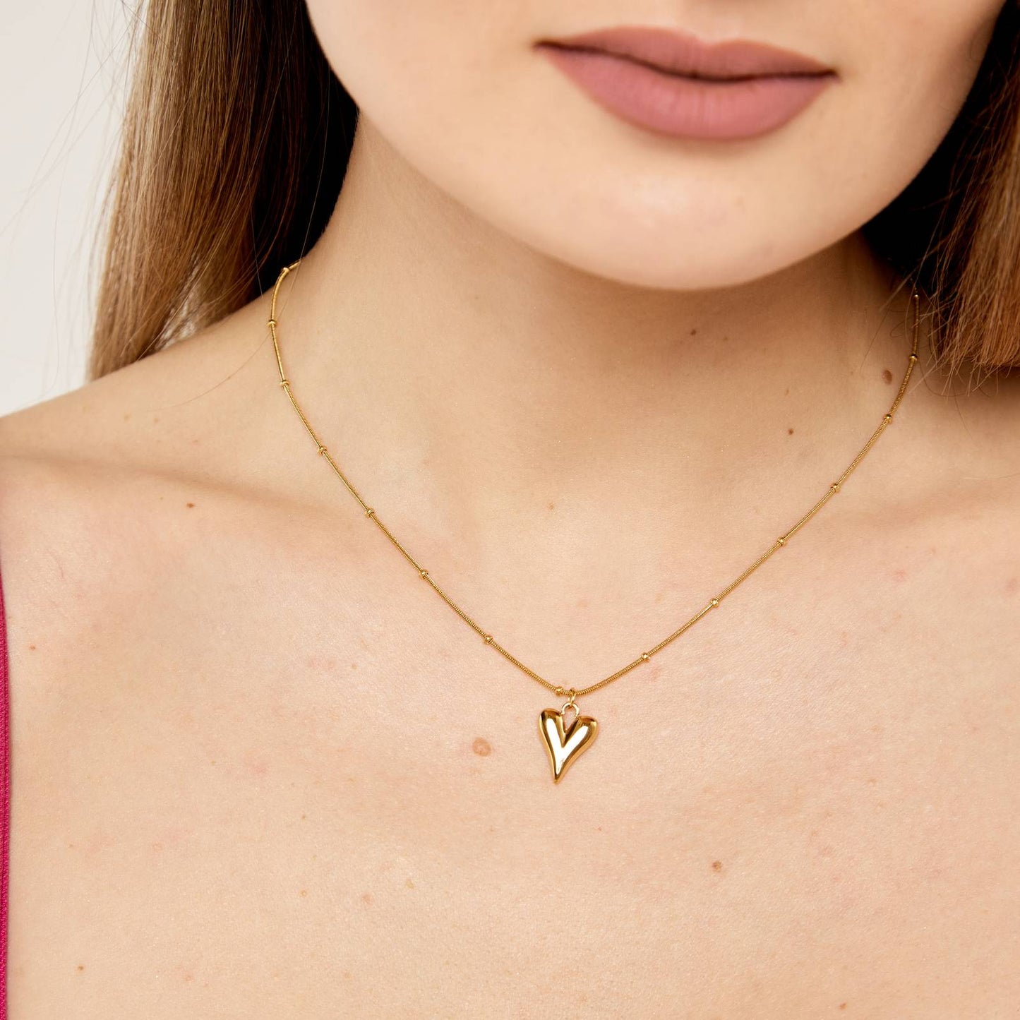 Uttala Din Kärlek med Vårt "Hjärtan" Halsband i 18K Guldpläterat Stål! 87374