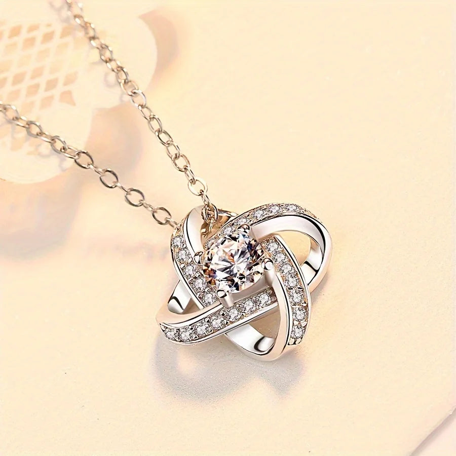 “Till min vackra mamma” Halsband – Kärleksknut med Cubic Zirkonia